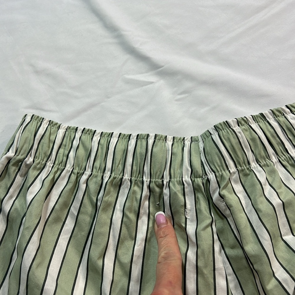 Project rebel pajama pants NWT size M
CLOSET CLEAN OUT SALE! - Picture 7 of 8